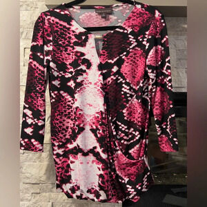 Dana Buchanan Red Pink Animal Print top, long sleeves Small